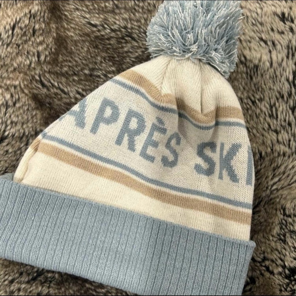 Jilly Box Apres Ski Toque/Beanie. NEVER WORN!